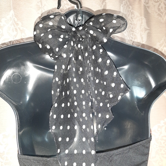 Halter top - Picture 2 of 4